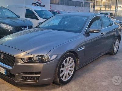 Usata Jaguar XE Pure 179 CV (131 kW) 2016 Grigio Berlina