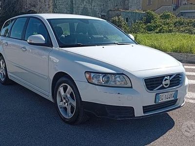 Usata Volvo V50 R-Design 114 CV (83 kW) 2011 Bianco Station wagon