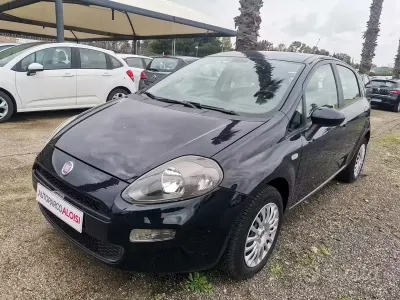 Usata Fiat Punto Easy 77 CV (56 kW) 2012 Blu Utilitaria