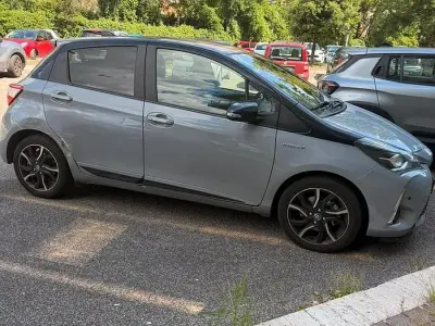 Usata Toyota Yaris 73 CV (53 kW) 2018 Grigio Utilitaria