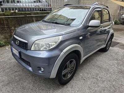 Usata Daihatsu Terios 105 CV (77 kW) 2011 Grigio SUV