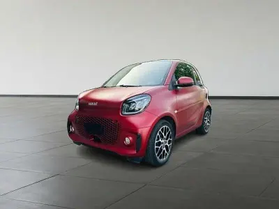 Usata Smart ForTwo Coupé Prime 60 kW (82 CV) 2023 Red metallic Utilitaria