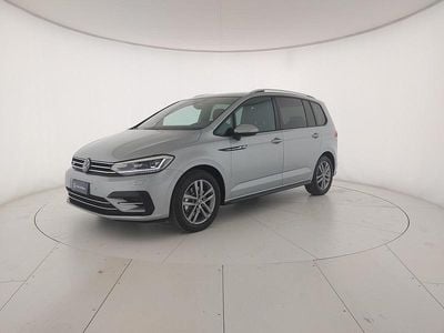 Uusi VW Touran Business 150 HP (110 kW) 2026 Hopea Tila-auto