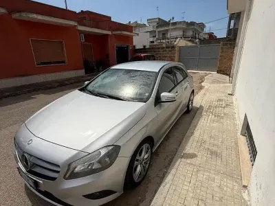 Usata Mercedes A180 109 CV (80 kW) 2014 Grigio Utilitaria