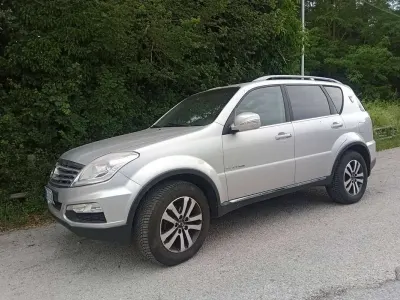 Usata SsangYong Rexton 155 CV (114 kW) 2013 Grigio SUV
