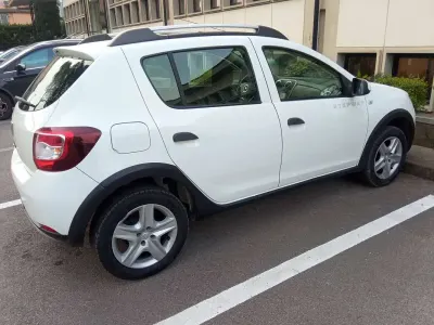 Usata Dacia Sandero Stepway 90 CV (66 kW) 2013 Bianco Berlina