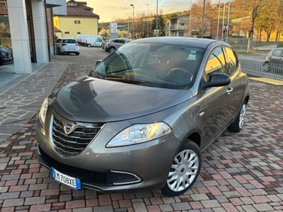 usata Lancia Ypsilon 1.2 69 CV 5 porte S&S Gold leggermente grandinata