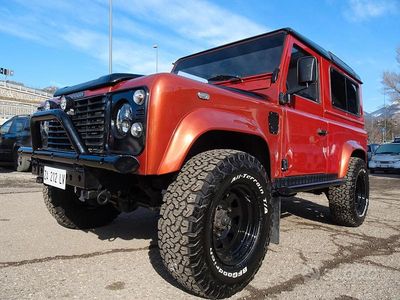 Usata Land Rover Defender 122 CV (89 kW) 2000 Rosso SUV