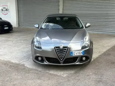 Gebraucht Alfa Romeo Giulietta Distinctive 105 PS (77 kW) 2015 Grau Kleinwagen
