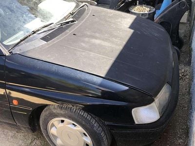 Usata Ford Escort Cabriolet 105 CV (77 kW) 1991 Cabrio