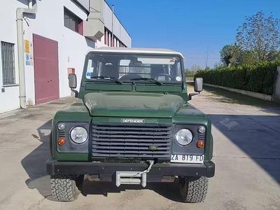 Usata Land Rover Defender 122 CV (89 kW) 2000 Verde SUV