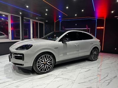 Usata Porsche Cayenne 305 CV (224 kW) 2024 Grigio SUV