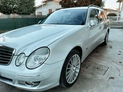 Usado Mercedes E280 Avantgarde 190 CV (139 kW) 2007 Gris Familiar