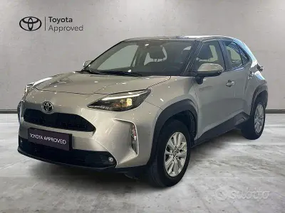 Usata Toyota Yaris Cross Active 116 CV (85 kW) 2022 Grigio SUV