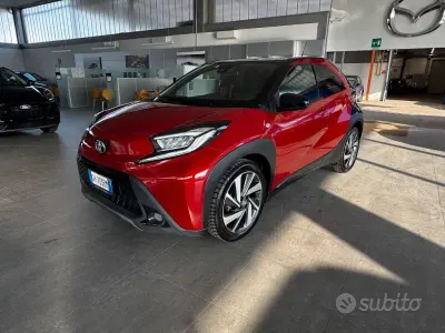 Usata Toyota Aygo X Lounge 72 CV (52 kW) 2022 Rosso SUV