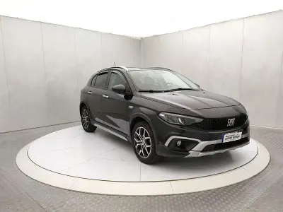 Usata Fiat Tipo Cross 101 CV (74 kW) 2021 Nero Utilitaria