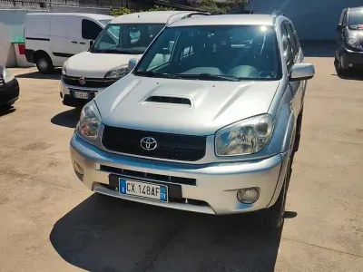 Second-hand Toyota RAV4 116 CP (85 kW) 2005 Gri SUV
