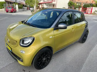 Usata Smart ForFour Passion 71 CV (52 kW) 2016 Oro Utilitaria