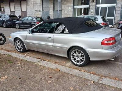 Usata Volvo C70 163 CV (119 kW) 2005 Argento Cabrio