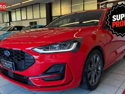 Usata Ford Focus ST-Line 125 CV (91 kW) 2024 Colorado red Berlina