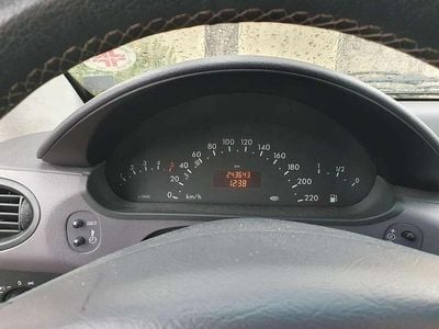 Argento Usata 2003 Mercedes A170 Avantgarde Monovolume | 1500 € (Buon prezzo)