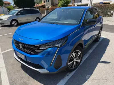 Usata Peugeot 3008 Allure 131 CV (96 kW) 2023 Bluazzurro SUV
