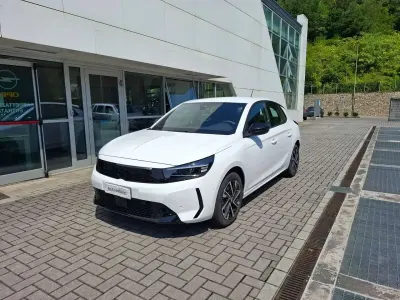 Usata Opel Corsa 101 CV (74 kW) 2025 Bianco Berlina