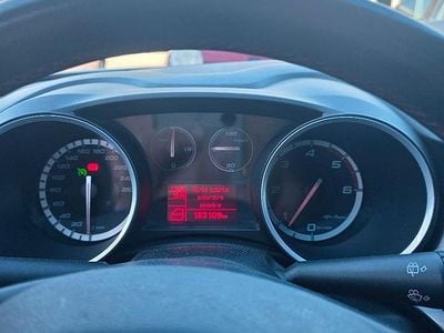 Usata Alfa Romeo Giulietta Exclusive 140 CV (102 kW) 2011 Bianco Utilitaria