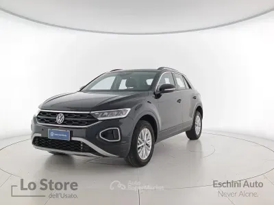 Usata VW T-Roc Life 150 CV (110 kW) 2024 Deep black perlato SUV