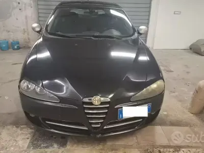 Usata Alfa Romeo 147 120 CV (88 kW) 2007 Nero Utilitaria