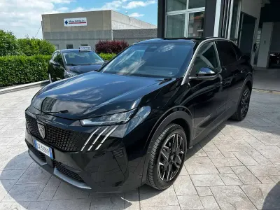 Usata Peugeot 3008 Allure 136 CV (100 kW) 2024 Nero SUV