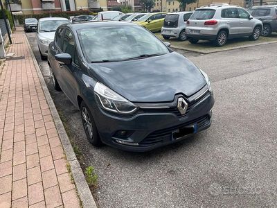 Usata Renault Clio IV Intens 90 CV (66 kW) 2019 Grigio Berlina