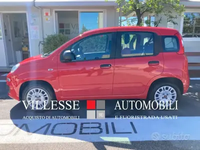 Usado Fiat Panda 69 CV (50 kW) 2021 Rojo Utilitario