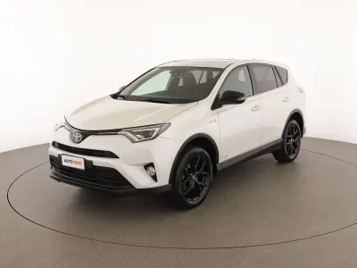 Usata Toyota RAV4 Hybrid Style 197 CV (144 kW) 2018 Bianco SUV
