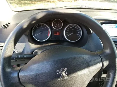 Usata Peugeot 206+ 68 CV (50 kW) 2010 Bianco Utilitaria