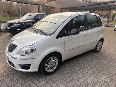 Usata Lancia Musa Gold 77 CV (56 kW) 2012 Bianco Monovolume