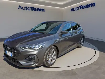 Usata Ford Focus ST-Line 116 CV (85 kW) 2025 Magnetic grey Berlina