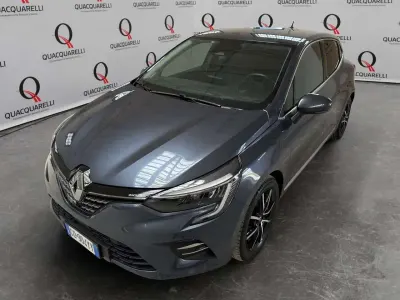 Usata Renault Clio V Intens 140 CV (102 kW) 2021 Grigio Berlina