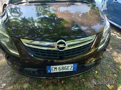 Usata Opel Zafira 2012 Rosso Monovolume