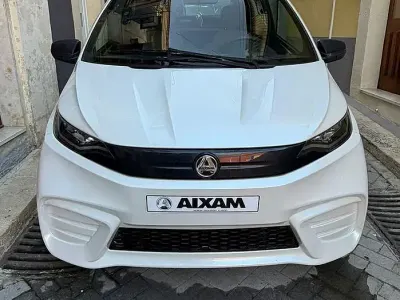 Begagnad Aixam City 2024 Vit Halvkombi