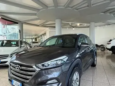 Usata Hyundai Tucson Xpossible 116 CV (85 kW) 2016 Grigio SUV