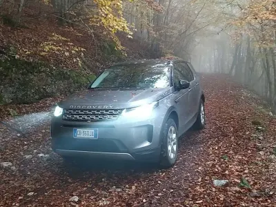 Usata Land Rover Discovery 5 R-Dynamic 150 CV (110 kW) 2020 Grigio SUV