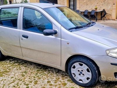 Usata Fiat Punto 70 CV (51 kW) 2004 Utilitaria