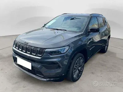 Usata Jeep Compass Summit 131 CV (96 kW) 2025 Grigio SUV