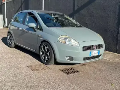 Usata Fiat Grande Punto 120 CV (88 kW) 2009 Grigio Utilitaria