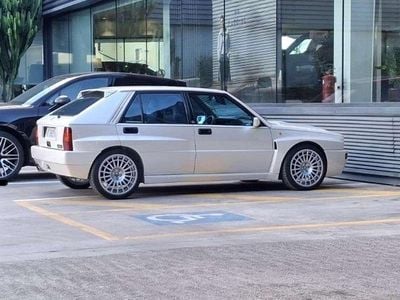 Usata Lancia Delta 211 CV (155 kW) 1994 Utilitaria