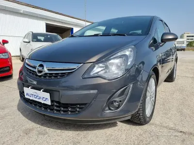 Usata Opel Corsa Edition 86 CV (63 kW) 2013 Grigio Utilitaria