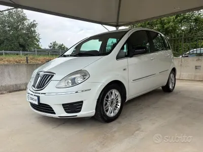Usata Lancia Musa Gold 95 CV (69 kW) 2012 Bianco Monovolume