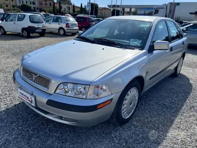 Usata Volvo S40 122 CV (89 kW) 2001 Grigio Berlina
