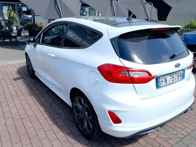 Usata Ford Fiesta 120 CV (88 kW) 2018 Bianco Utilitaria